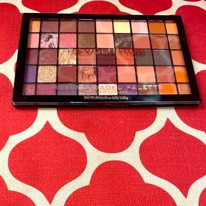 Makeup Revolution Maxi Reloaded Infinite Bronze 45 Shade Eye Palette